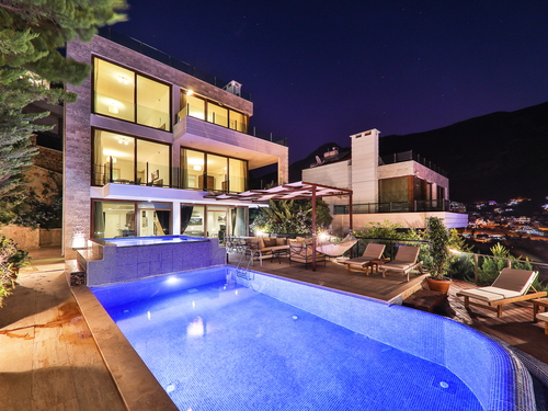  gece  -  Kasım
  | Kalkan Merkezde Deniz Manzaralı Lüks Villa